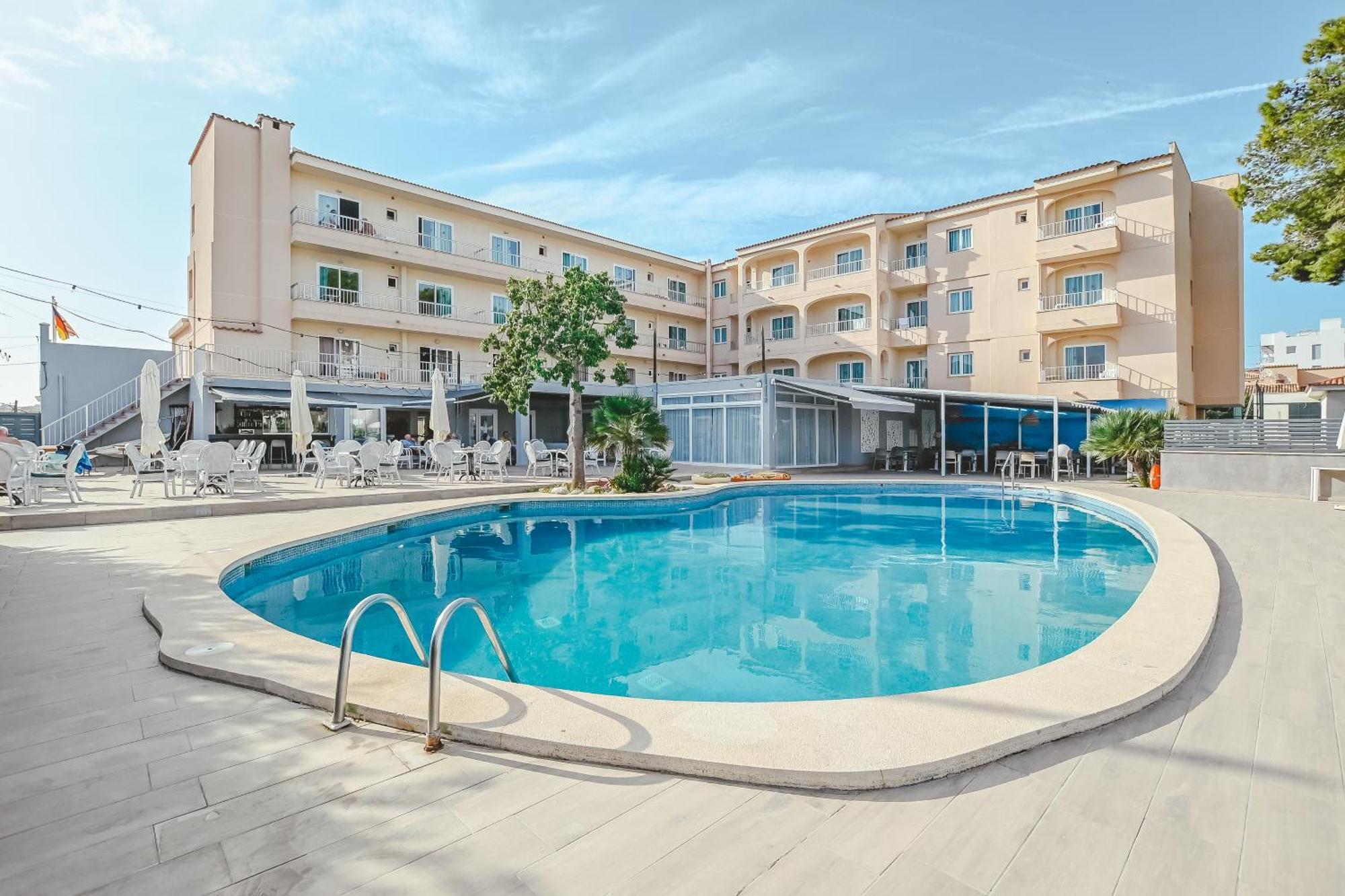 Hotel Lliteras Cala Ratjada  Exteriör bild