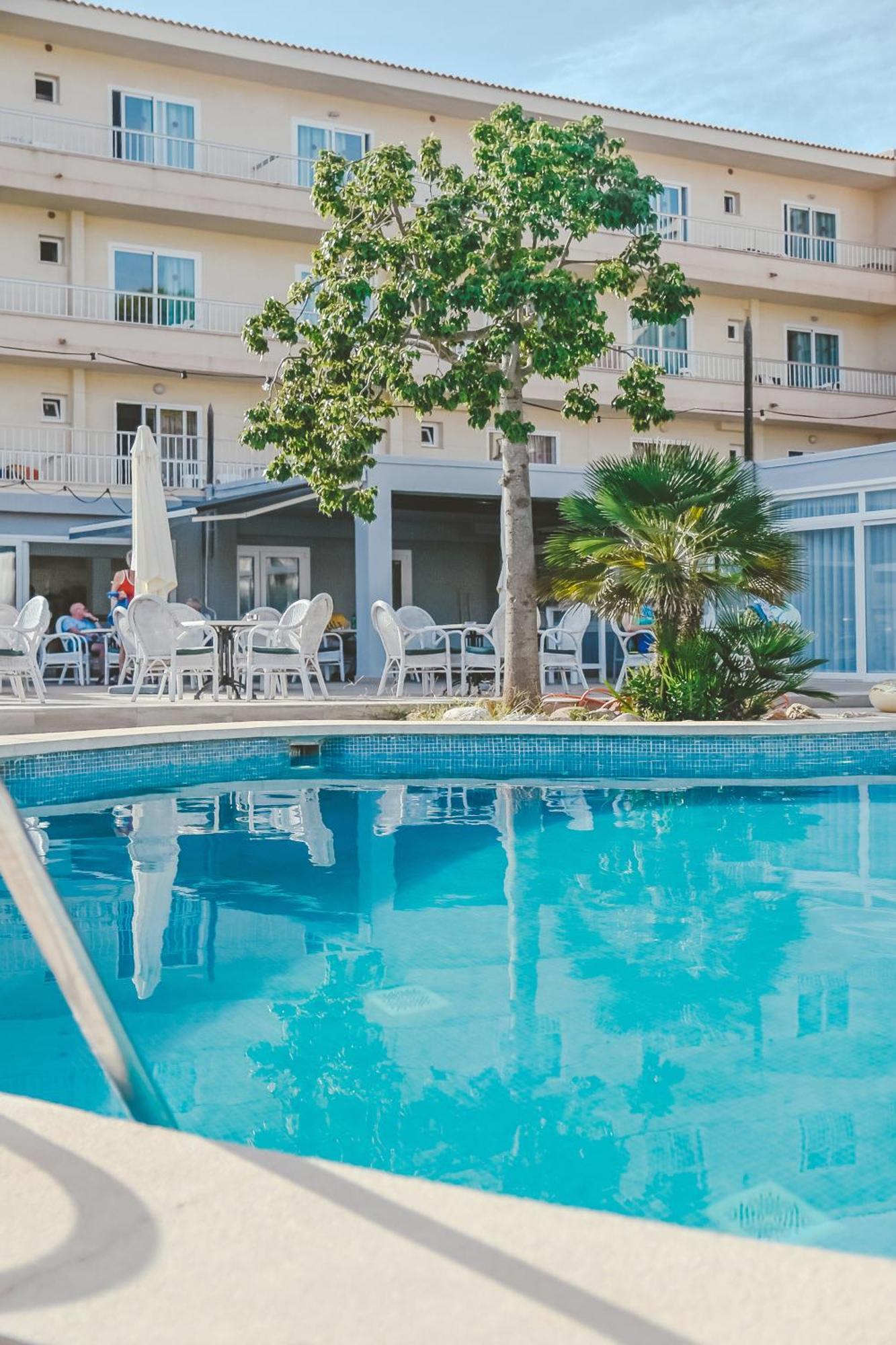 Hotel Lliteras Cala Ratjada  Exteriör bild