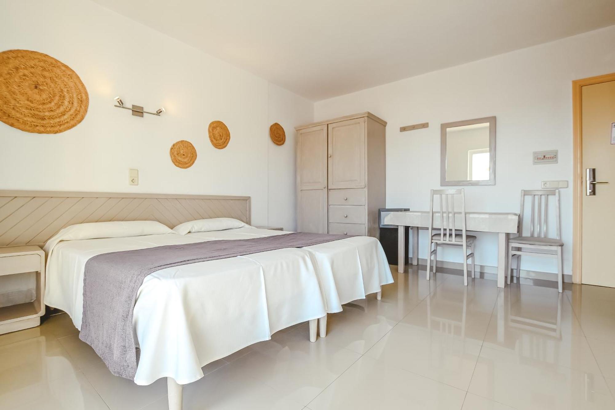 Hotel Lliteras Cala Ratjada  Exteriör bild