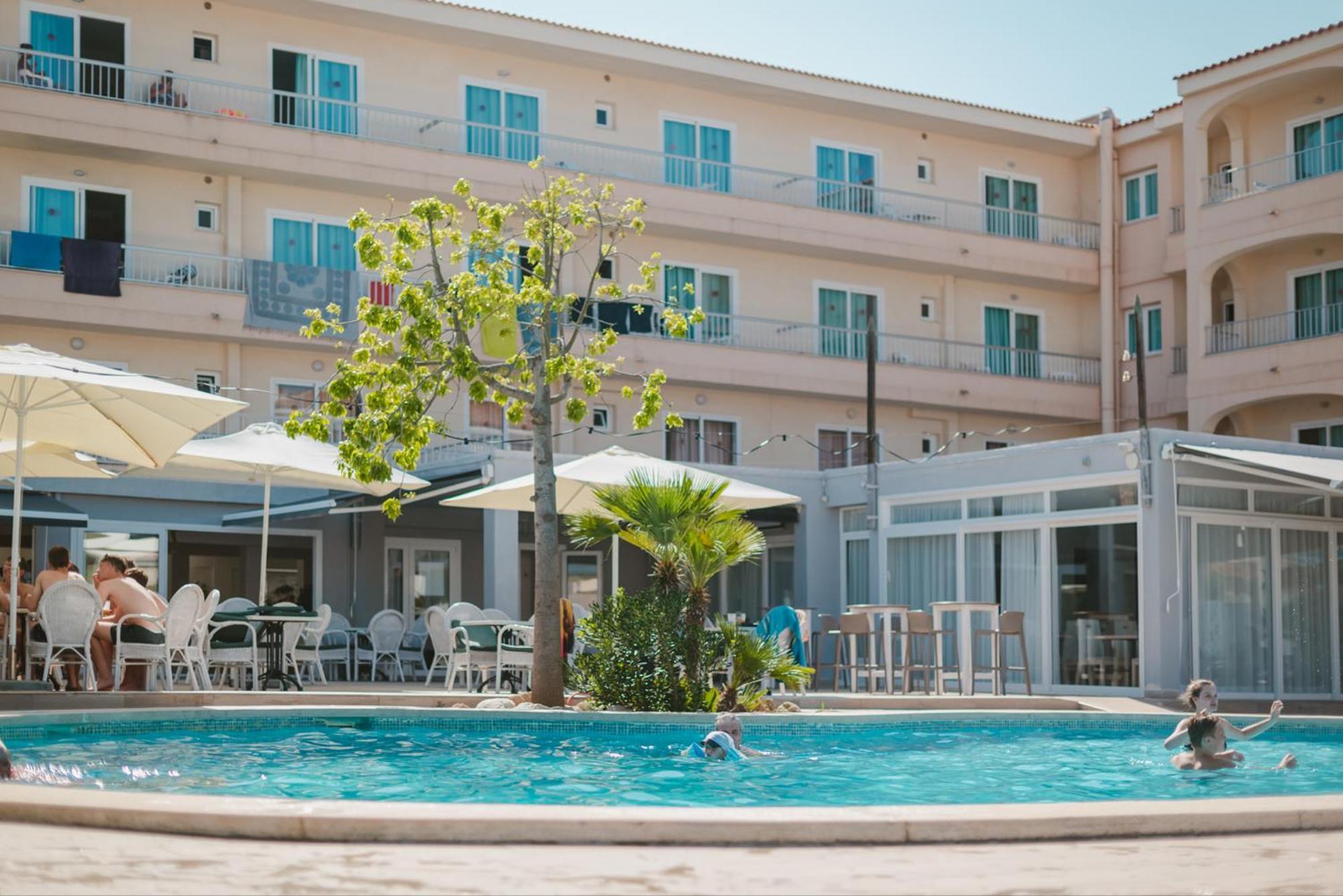 Hotel Lliteras Cala Ratjada  Exteriör bild